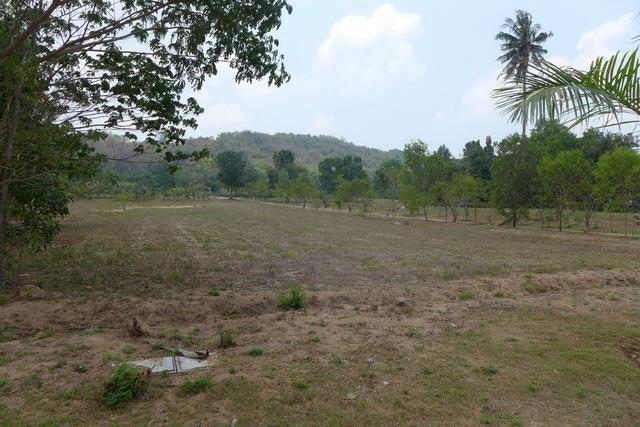Land for sale Bangsaray Land for sale Bangsaray