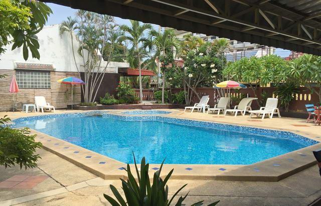 Guest House For Sale Naklua showing the covered terrace and pool Guest House For Sale Naklua showing the covered terrace and pool
