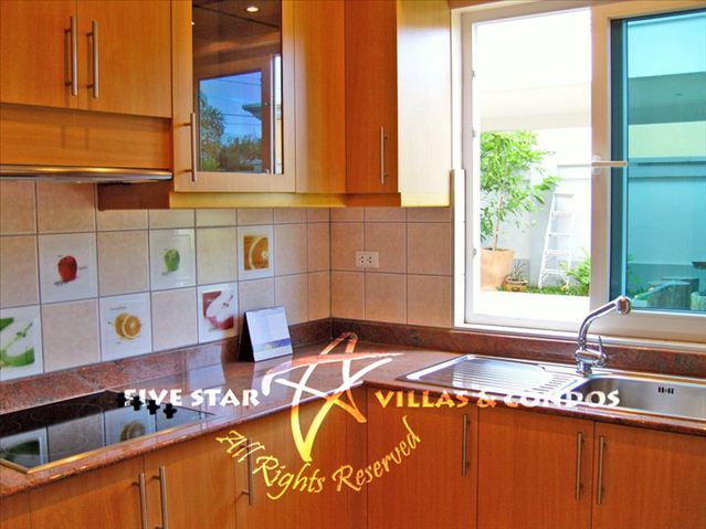House for sale at Siam Royal View Pattaya showing the great kitchen House for sale at Siam Royal View Pattaya showing the great kitchen