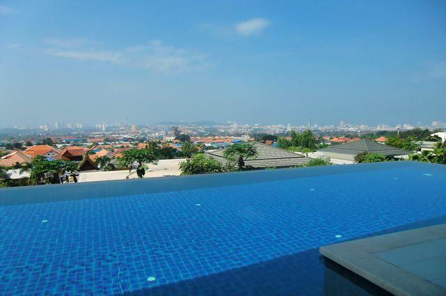 House for sale in Pattaya showing the pool and the view House for sale in Pattaya showing the pool and the view