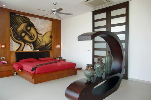 House for sale in Pattaya showing the master bedroom House for sale in Pattaya showing the master bedroom