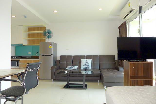 Condominium For Sale South Pattaya showing the living area Condominium For Sale South Pattaya showing the living area