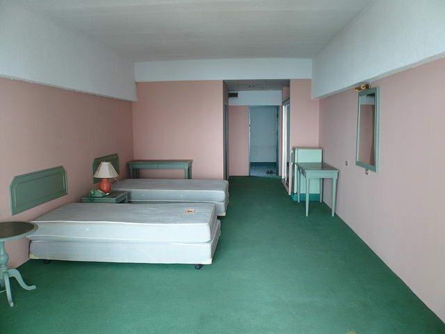 Condominium for sale in Naklua Wong Amat showing the twin beds Condominium for sale in Naklua Wong Amat showing the twin beds