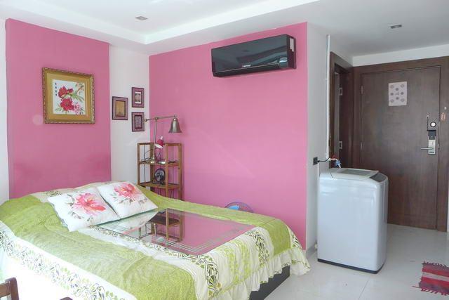 Condominium for sale Wong Amat showing the sleeping area Condominium for sale Wong Amat showing the sleeping area
