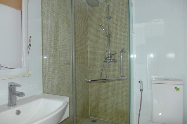 Condominium for sale Wong Amat showing the bathroom Condominium for sale Wong Amat showing the bathroom