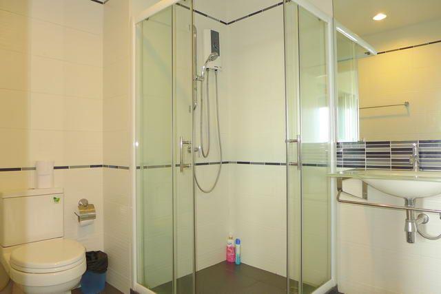 Condominium for sale Central Pattaya showing the bathroom Condominium for sale Central Pattaya showing the bathroom