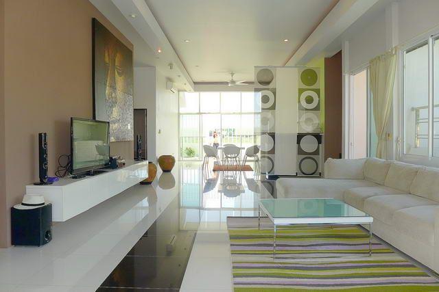 House for sale Huay Yai Pattaya showing the living area House for sale Huay Yai Pattaya showing the living area