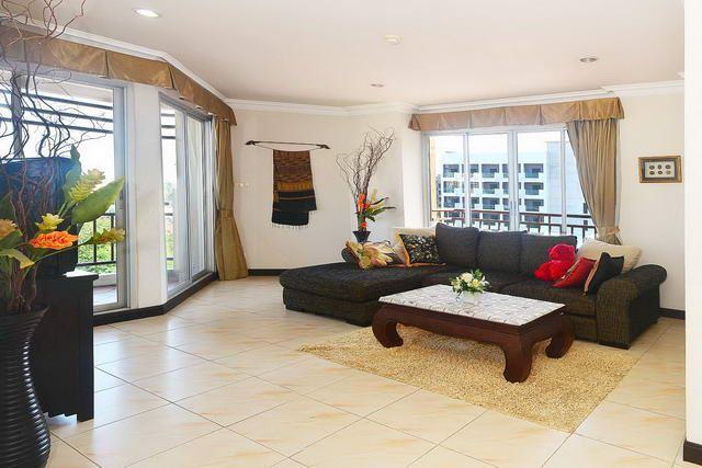 Condominium for sale Central Pattaya showing the living room Condominium for sale Central Pattaya showing the living room