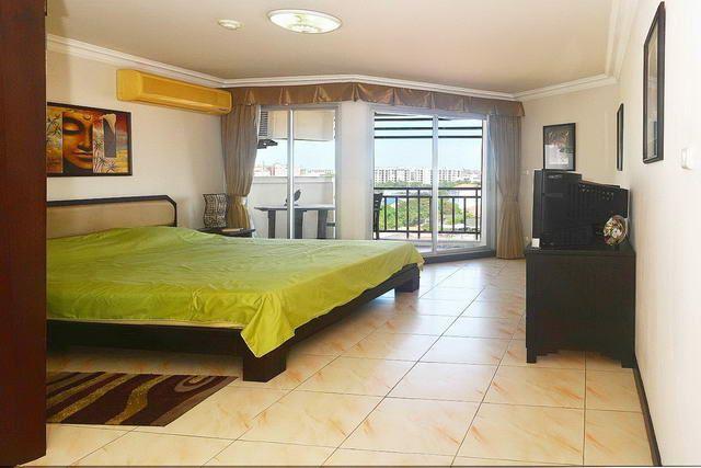 Condominium for sale Central Pattaya showing the master bedroom Condominium for sale Central Pattaya showing the master bedroom
