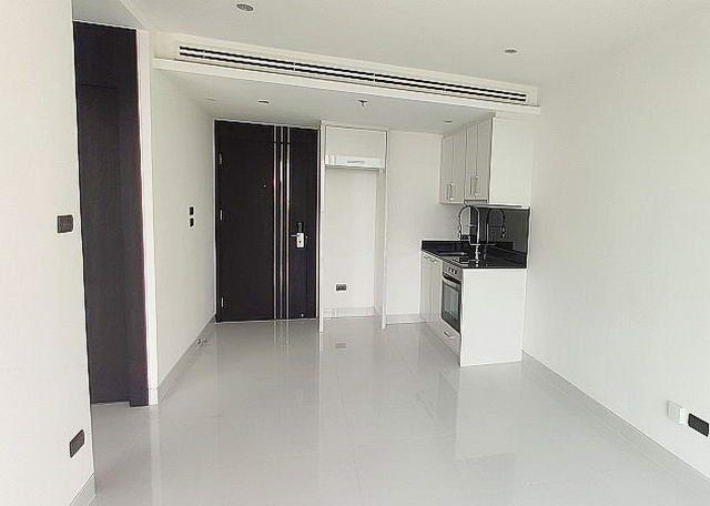Condominium for sale on Pratumnak Hill showing the kitchen Condominium for sale on Pratumnak Hill showing the kitchen