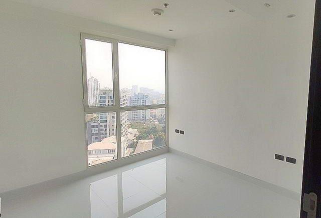 Condominium for sale on Pratumnak Hill showing the bedroom Condominium for sale on Pratumnak Hill showing the bedroom