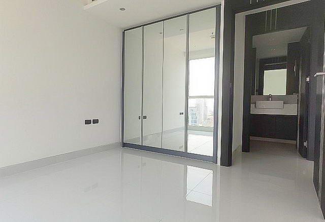 Condominium for sale on Pratumnak Hill showing the bedroom suite Condominium for sale on Pratumnak Hill showing the bedroom suite