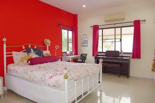 House for sale East Pattaya showing a further bedroom House for sale East Pattaya showing a further bedroom