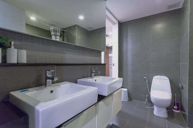Condominium for rent Pattaya showing the bathroom Condominium for rent Pattaya showing the bathroom