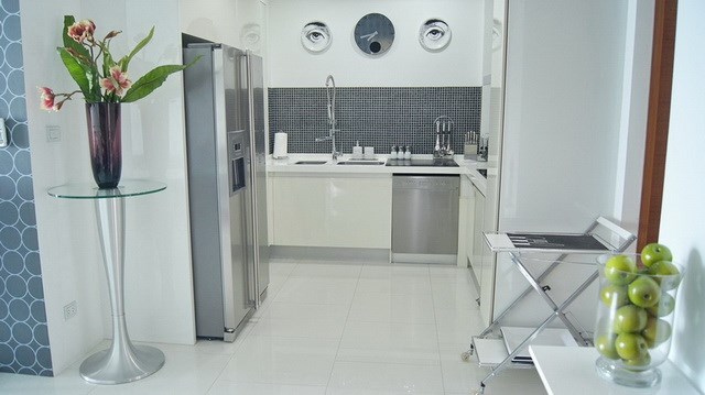 Condominium for rent Wong Amat Sanctuary showing the kitchen Condominium for rent Wong Amat Sanctuary showing the kitchen
