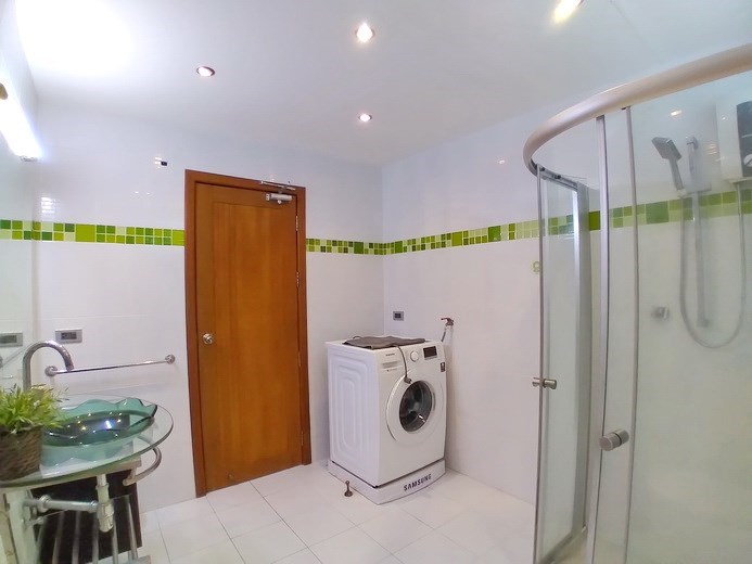House for rent Jomtien Beach showing the guest bathroom House for rent Jomtien Beach showing the guest bathroom