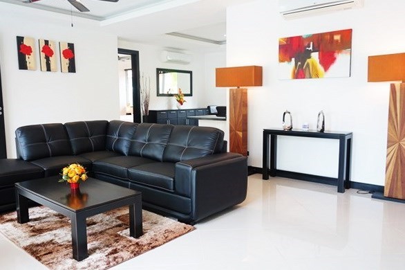 House for rent East Pattaya showing the living and dining areas House for rent East Pattaya showing the living and dining areas