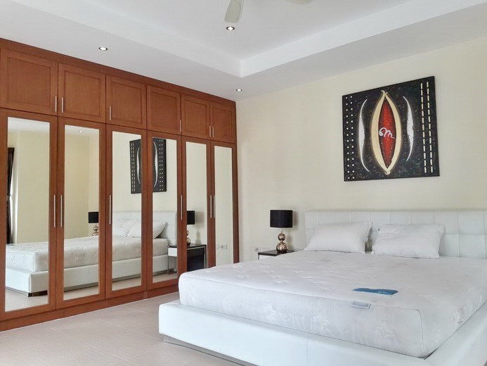 House for rent Pattaya at Siam Royal View showing the master bedroom House for rent Pattaya at Siam Royal View showing the master bedroom