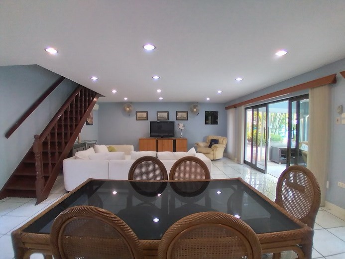 House for rent Pattaya showing the dining and living areas House for rent Pattaya showing the dining and living areas