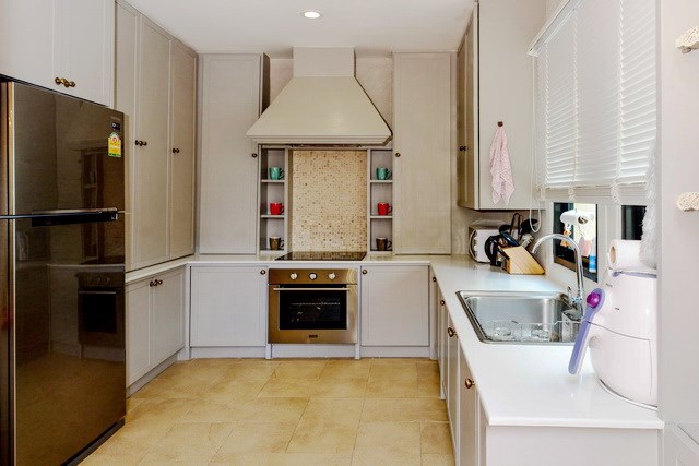 House for rent Na Jomtien Pattaya showing the kitchen House for rent Na Jomtien Pattaya showing the kitchen
