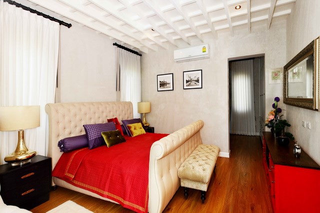 House for rent Na Jomtien Pattaya showing the master bedroom suite House for rent Na Jomtien Pattaya showing the master bedroom suite