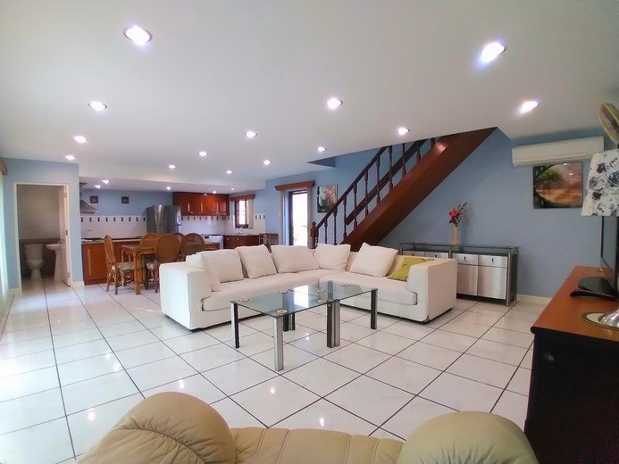 House for rent Pattaya showing the open plan concept House for rent Pattaya showing the open plan concept