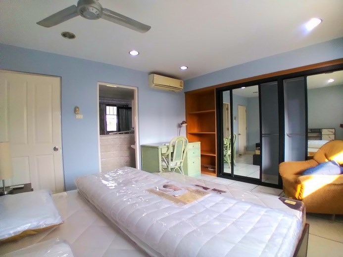 House for rent Pattaya showing the second bedroom suite House for rent Pattaya showing the second bedroom suite