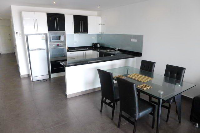 Condominium for rent Pratumnak showing the dining and kitchen areas Condominium for rent Pratumnak showing the dining and kitchen areas