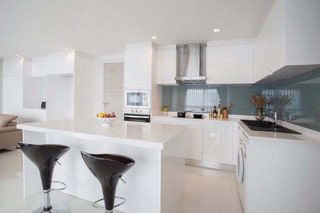 Condominium for Rent Ban Amphur showing the kitchen Condominium for Rent Ban Amphur showing the kitchen