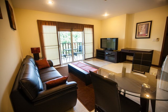 Condominium for rent Jomtien Beach showing the living and dining area Condominium for rent Jomtien Beach showing the living and dining area