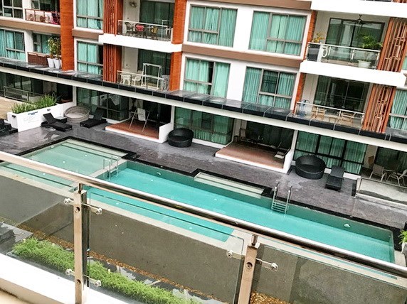 Condominium for Rent Central Pattaya showing the balcony and view Condominium for Rent Central Pattaya showing the balcony and view
