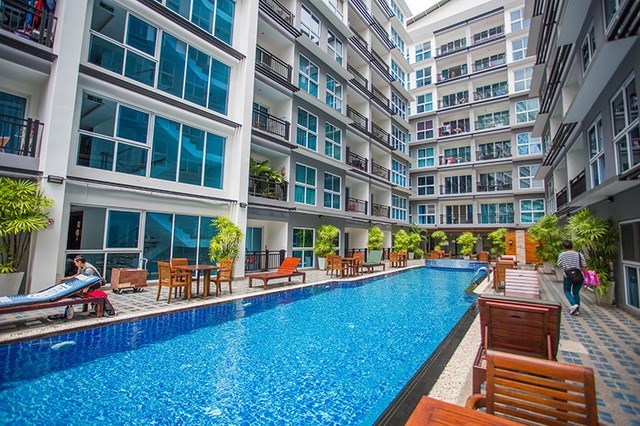 Condominium for rent Pattaya showing the pool and buildings Condominium for rent Pattaya showing the pool and buildings