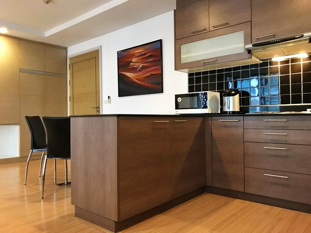 Condominium for Rent Central Pattaya showing the dining and kitchen areas Condominium for Rent Central Pattaya showing the dining and kitchen areas
