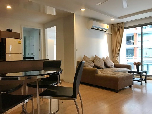 Condominium for Rent Central Pattaya showing the dining and living areas Condominium for Rent Central Pattaya showing the dining and living areas