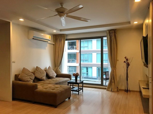Condominium for Rent Central Pattaya showing the living room Condominium for Rent Central Pattaya showing the living room
