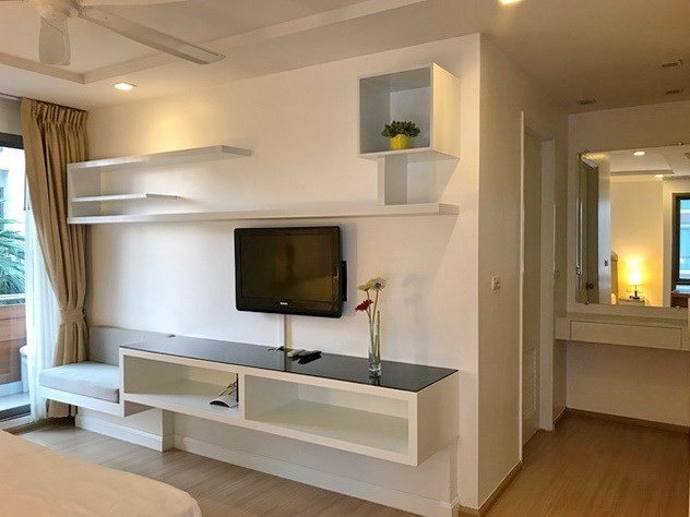 Condominium for Rent Central Pattaya showing the master bedroom suite Condominium for Rent Central Pattaya showing the master bedroom suite