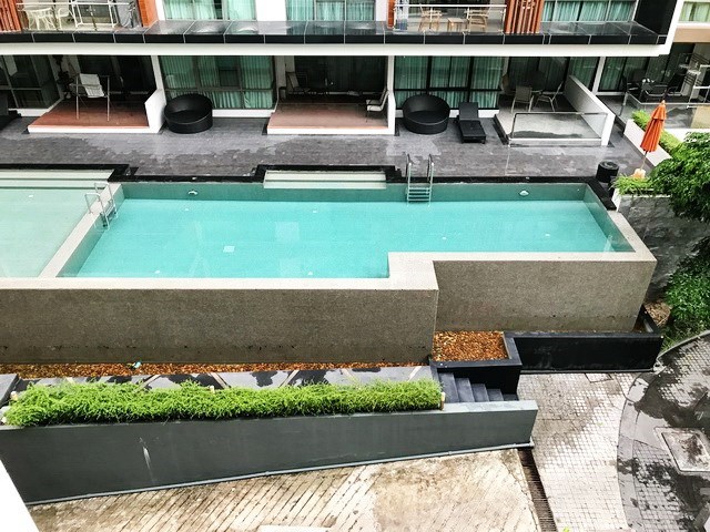 Condominium for Rent Central Pattaya showing the living area pool view Condominium for Rent Central Pattaya showing the living area pool view