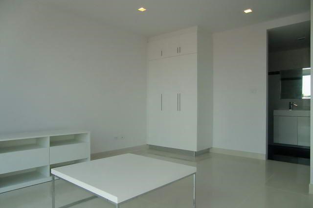Condominium For Rent Pratumnak showing the bedroom furniture Condominium For Rent Pratumnak showing the bedroom furniture