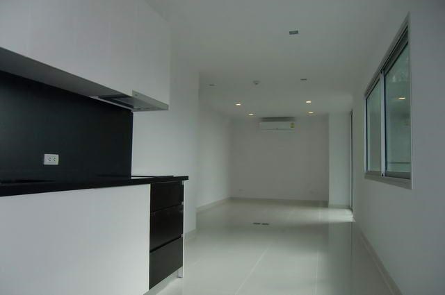 Condominium For Rent Pratumnak showing the kitchen area Condominium For Rent Pratumnak showing the kitchen area