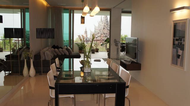Condominium for rent Wong Amat Sanctuary showing the dining area Condominium for rent Wong Amat Sanctuary showing the dining area