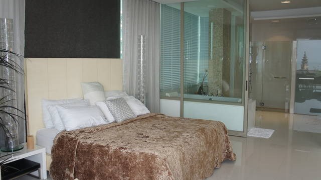 Condominium for rent Wong Amat Sanctuary showing the master bedroom suite Condominium for rent Wong Amat Sanctuary showing the master bedroom suite
