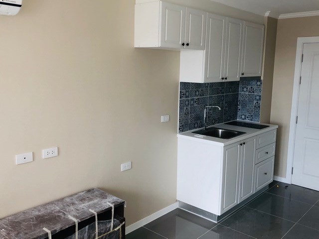 Condominium for sale Jomtien showing the kitchen area Condominium for sale Jomtien showing the kitchen area