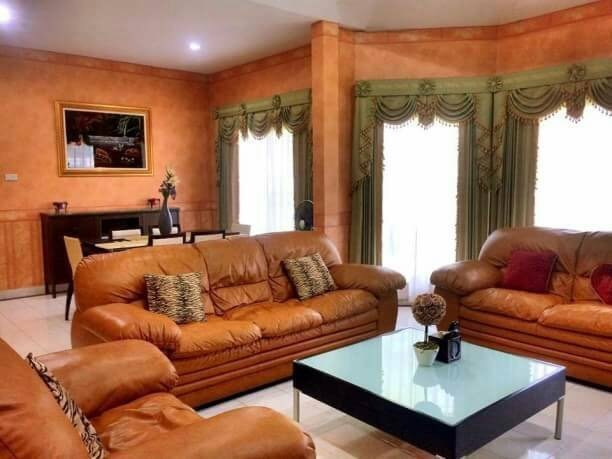 House for rent East Pattaya showing the living area House for rent East Pattaya showing the living area