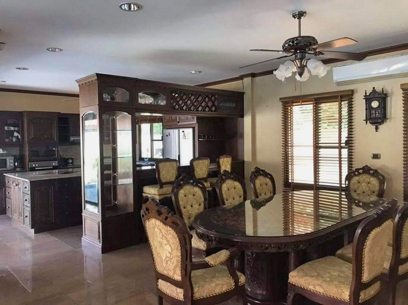 House for rent Huay Yai Pattaya showing the dining and kitchen areas House for rent Huay Yai Pattaya showing the dining and kitchen areas