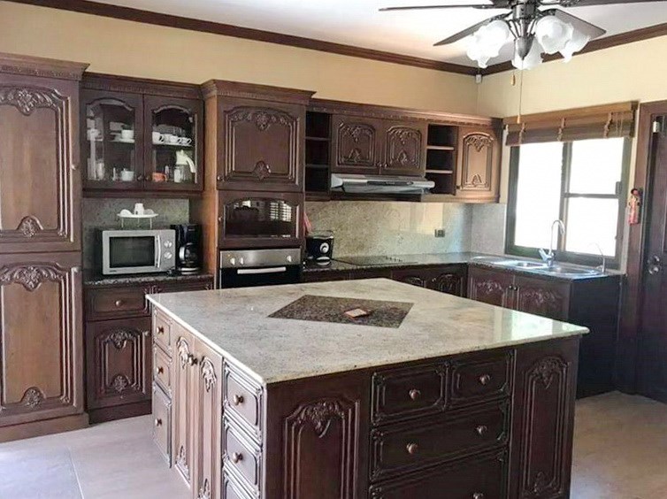 House for rent Huay Yai Pattaya showing the kitchen House for rent Huay Yai Pattaya showing the kitchen