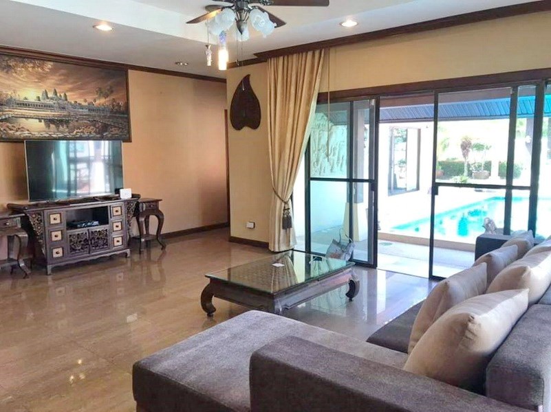 House for rent Huay Yai Pattaya showing the living room House for rent Huay Yai Pattaya showing the living room