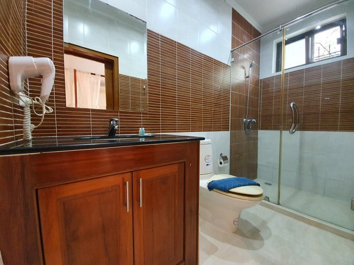 House for rent Jomtien Pattaya showing the fourth bathroom House for rent Jomtien Pattaya showing the fourth bathroom