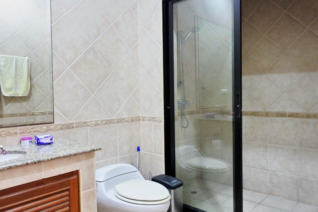House for rent View Talay Villas Jomtien showing the bathroom House for rent View Talay Villas Jomtien showing the bathroom