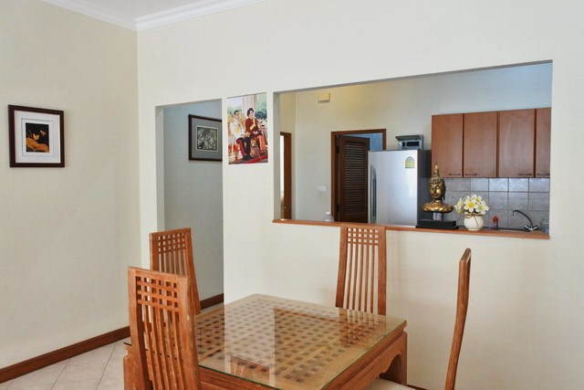 House for rent View Talay Villas Jomtien showing the dining and kitchen areas House for rent View Talay Villas Jomtien showing the dining and kitchen areas