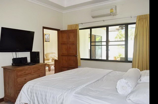 House for rent View Talay Villas Jomtien showing the master bedroom House for rent View Talay Villas Jomtien showing the master bedroom